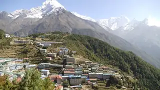 Everest Komfort Trek: Eine Reise durch Nepals majestätische Bergwelt