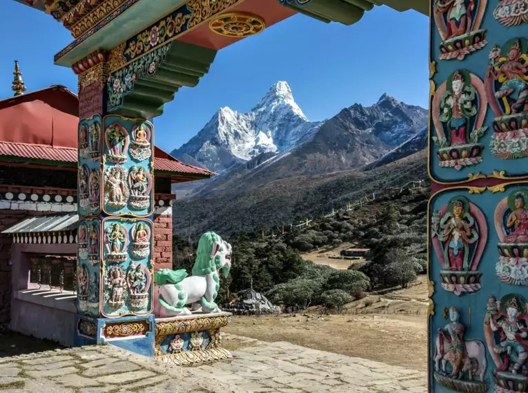 Das Tengboche Monastery - im Hintergrund die Ama Dablan