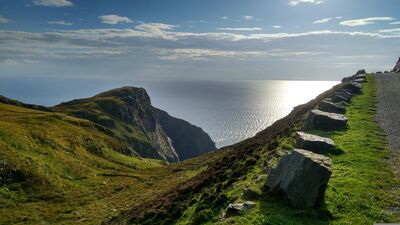 Der Wild Atlantic Way führt entlang einiger der spektakulärsten Küstenlandschaften Europas – Donegal zählt zu seinen schönsten Abschnitten