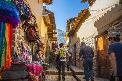 Cusco begeistert mit historischen Gassen, farbenfrohen Märkten und einer einzigartigen Mischung aus Inka-Kultur und kolonialer Architektur