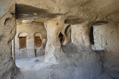 Uplisziche zählt zu den ältesten Felsenstädten Europas und fasziniert mit in den Sandstein gehauenen Wohnräumen, Tempeln und Gängen