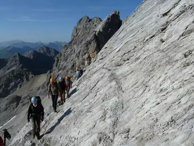 Auf dem Heilbronner Weg erleben Bergwanderer einige der spektakulärsten alpinen Passagen der Allgäuer Alpen