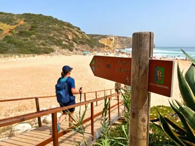 Beim Wandern an der Algarve Küste erwarten Sie gut ausgeschilderte Wege und abwechslungsreiche Landschaften