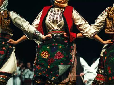 Bei Festen wird sie gern getragen: traditionelle, nordalbanische Tracht