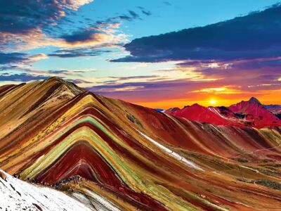 Die Regenbogenberge Peru, auch Vinicunca genannt, sind ein Highlight für Wanderer in den Anden