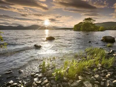 Traumhafte Ausblicke auf den Loch Lomond gehören zu den unvergesslichen Höhepunkten des West Highland Way