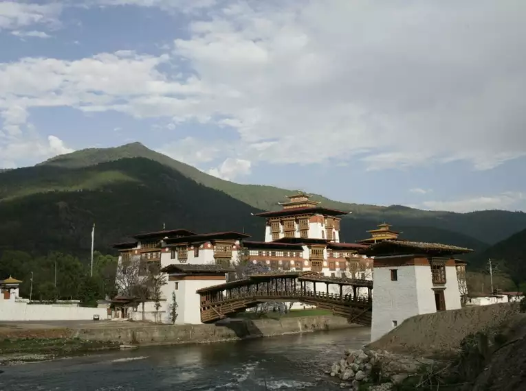 Bhutan & Nepal - Trekkingreise mit Besuch des Punakha Festes