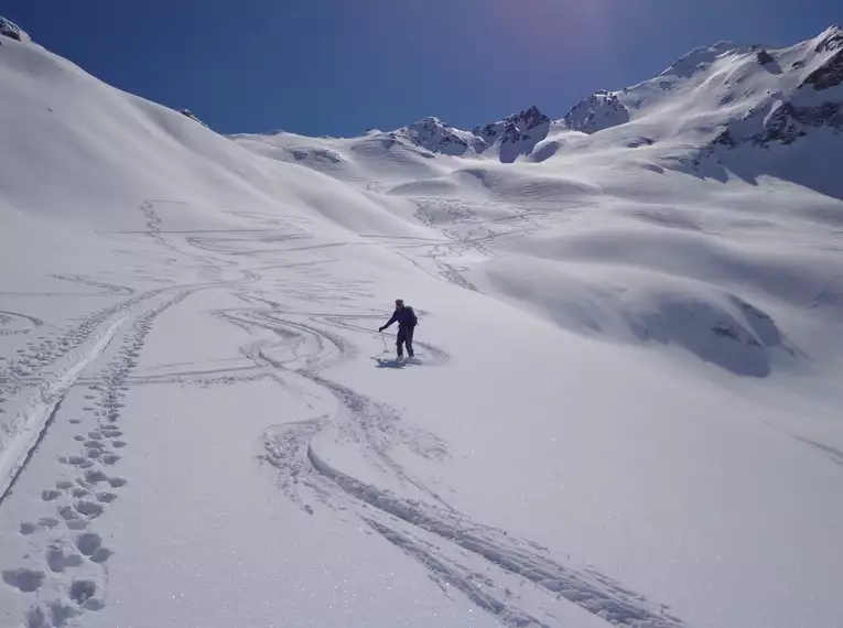 Skitouren Passo del Lucomagno – Genussvoll durch die stille Südschweiz