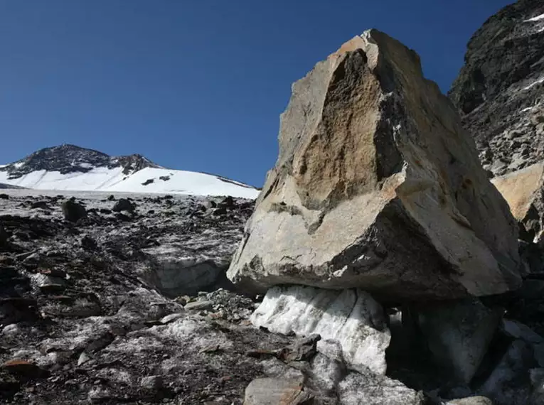 Gipfelwanderungen und leichte Hochtouren über dem Ötztal