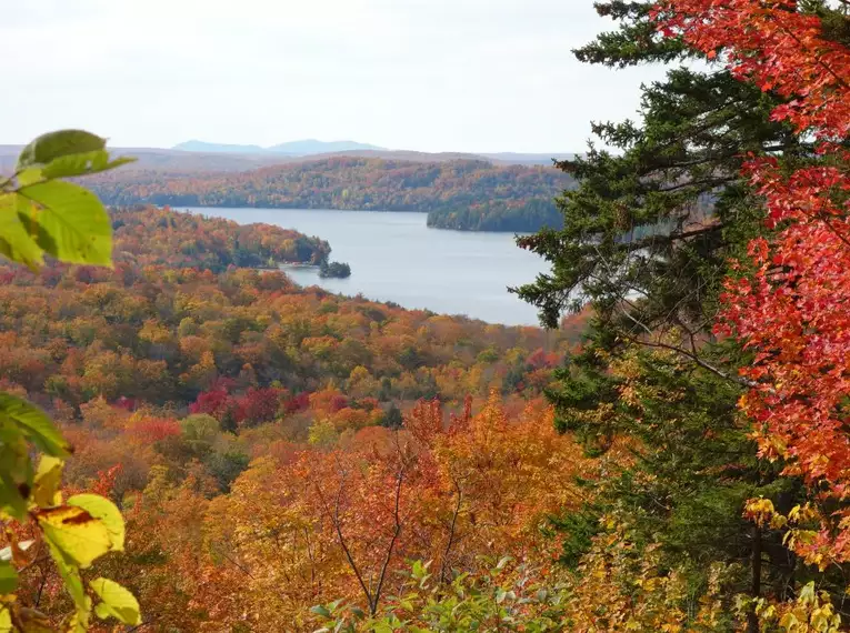 Indian Summer in Kanada: Farbrausch und Naturgenuss 