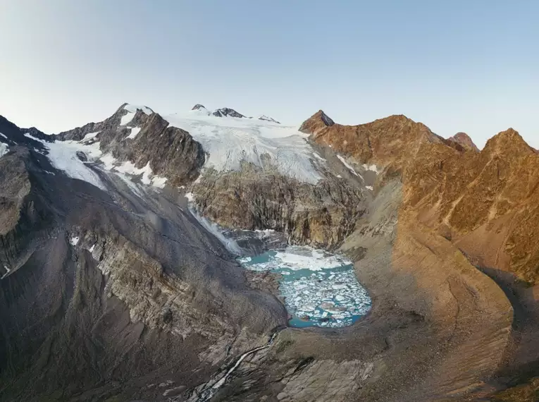Der Stubaier Höhenweg in den Tiroler Alpen