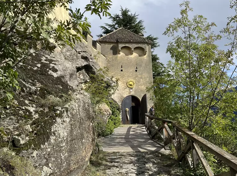 Der Vinschgauer Höhenweg mit Gepäcktransport