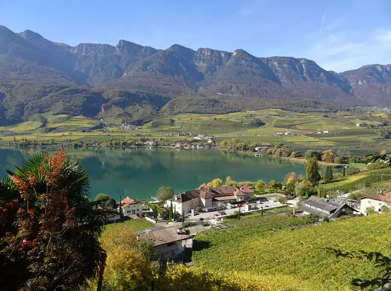 Individuelle Wanderung entlang des Wein- und Almenwegs in Südtirol