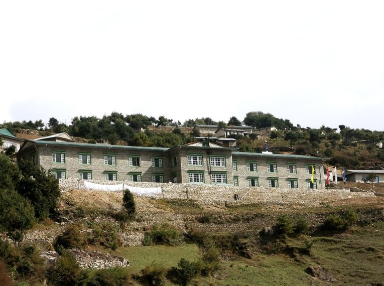 Everest Komfort Trek: Eine Reise durch Nepals majestätische Bergwelt