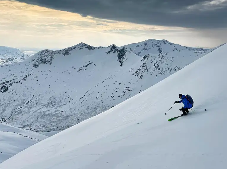 Skitouren Geheimtipp in Norwegen auf der Insel Kvaløya
