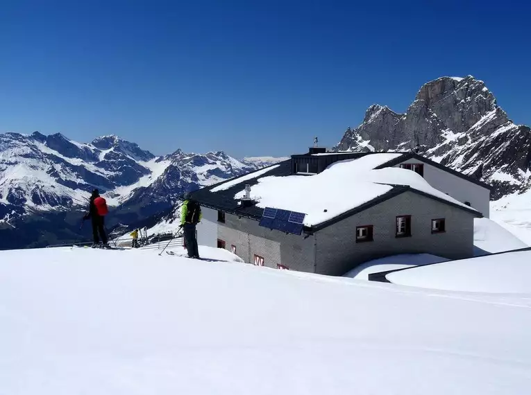 Skidurchquerung Urner Alpen: von der Göscheneralp bis zum Rhonegletscher
