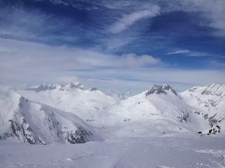 Skitouren Passo del Lucomagno – Genussvoll durch die stille Südschweiz