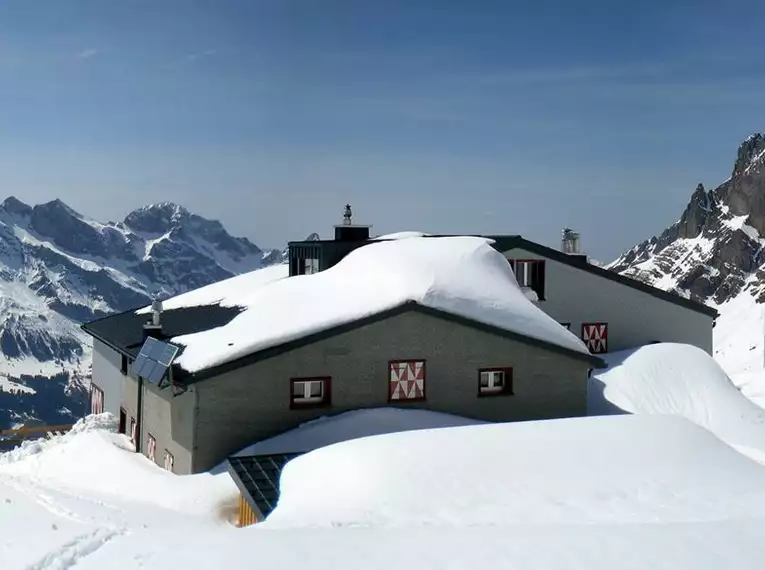 Skidurchquerung Urner Alpen: von der Göscheneralp bis zum Rhonegletscher