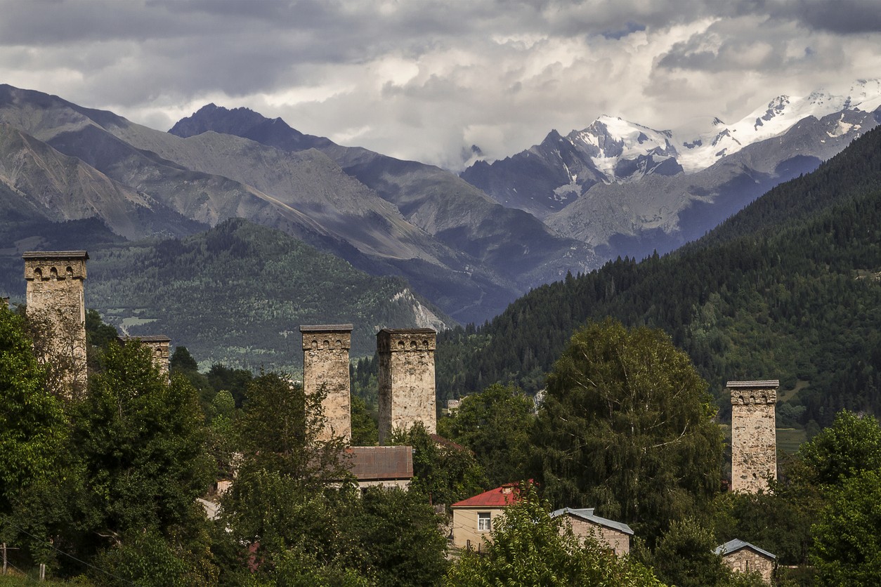 Die mittelalterlichen Wehrtürme Swanetiens zählen zu den eindrucksvollsten Wahrzeichen des georgischen Kaukasus