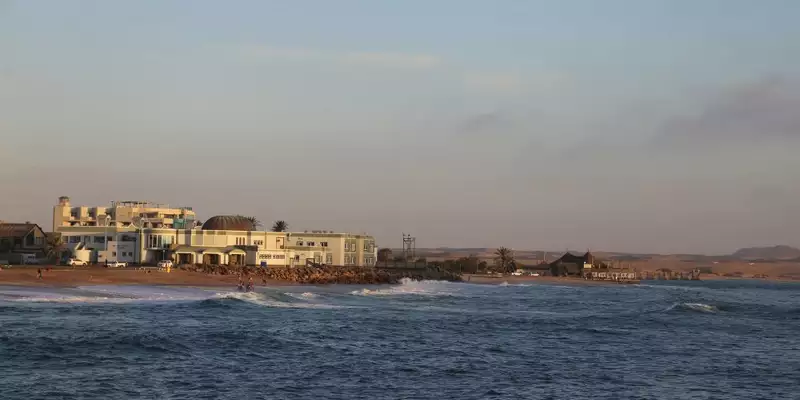 Namibias Naturwunder: Farbenpracht und grenzenlose Weite - Bild 6